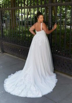 Mori Lee 3373 Hannah Scoop Neckline Low Back Plus Size Wedding Dress 6 Mori Lee 3373 Hannah Scoop Neckline Low Back Plus Size Wedding Dress -Fashion wedding dress mori lee 3373 hannah plus size wedding dress 03.1085